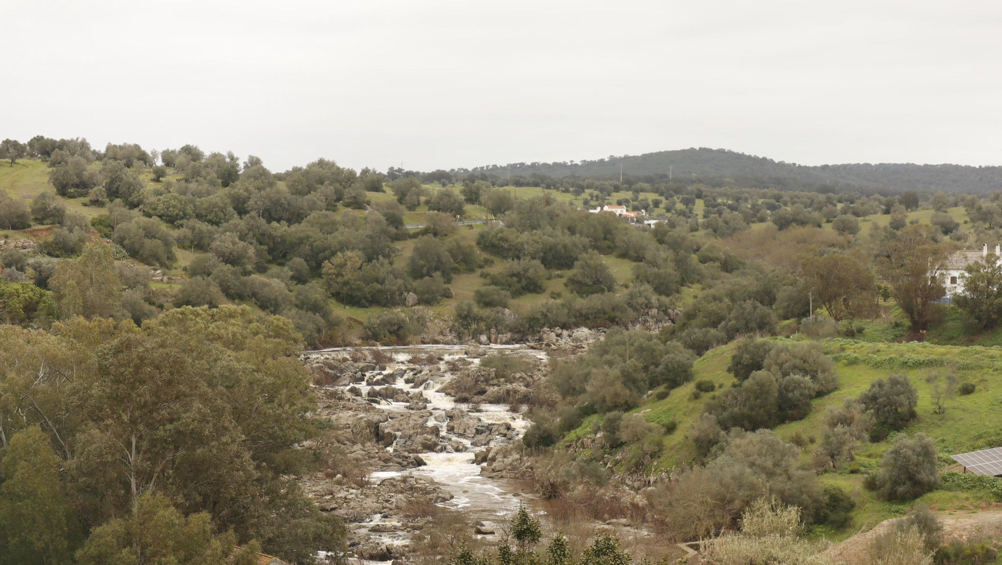 Paisagem rural do Torrão, no Alentejo, junto ao Refúgio da Azinheira